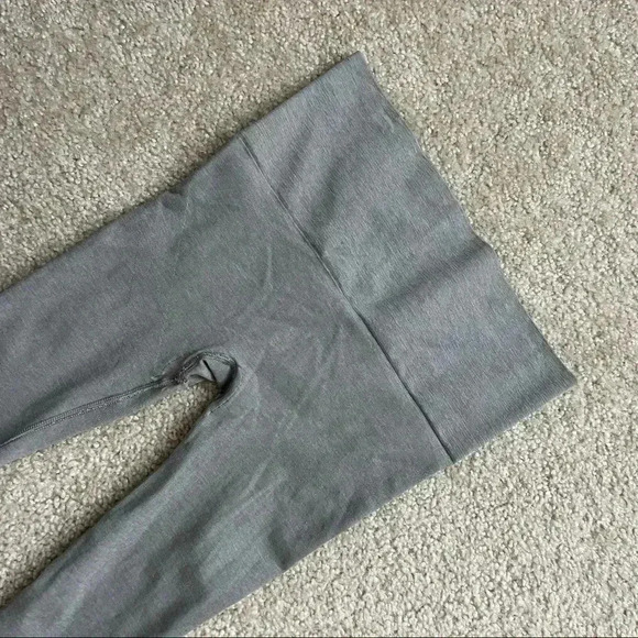 BLANQI Pale Gray Laser Cut High Rise Maternity Leggings Sz Small - Picture 3 of 13